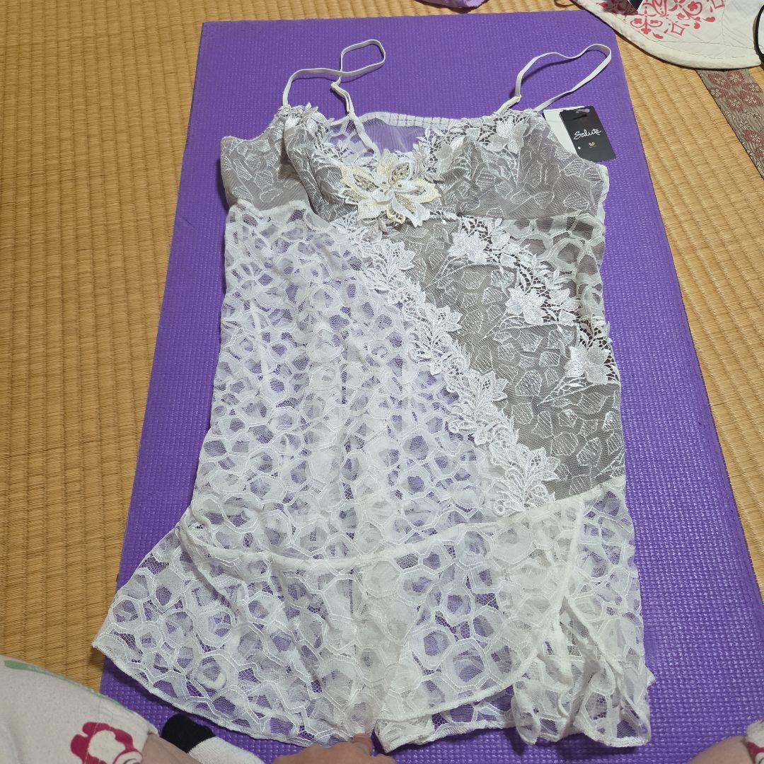 Salute 花刺繍付きキャミソール グレー