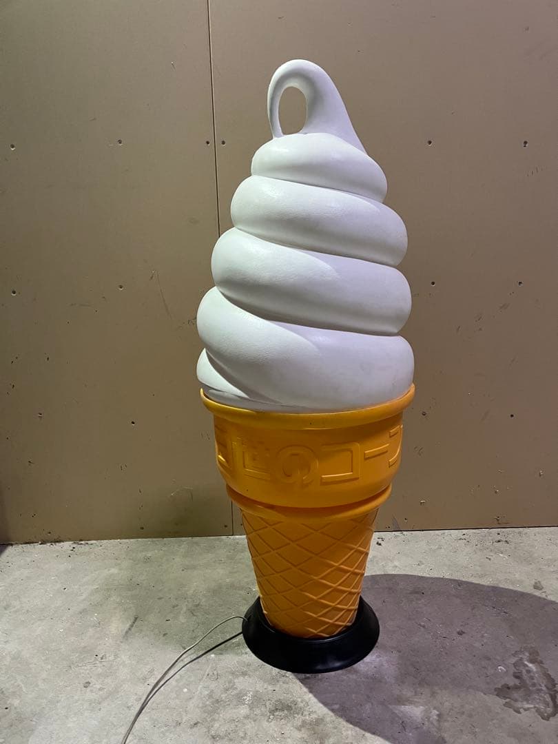 日世　ソフトクリーム　置物