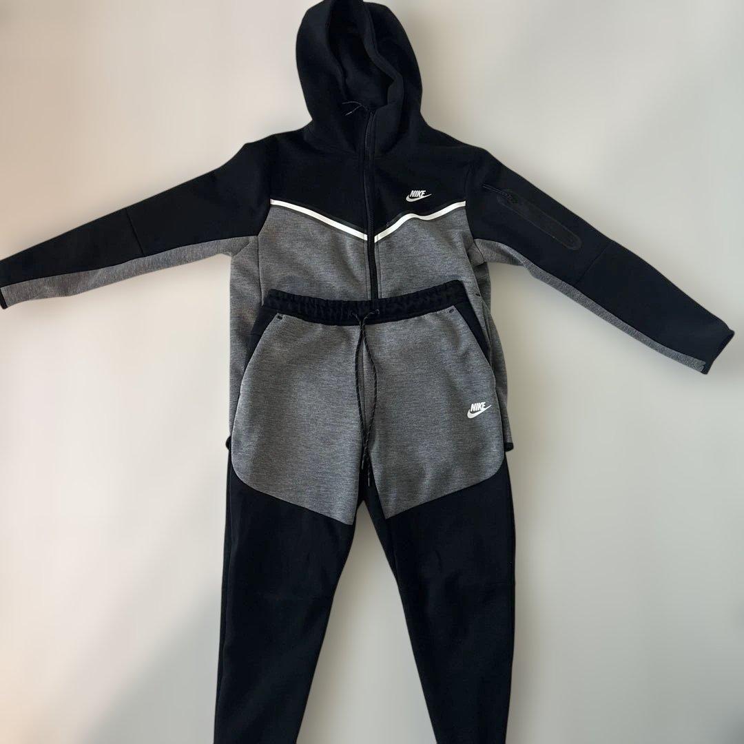 人気　Nike テックフリース セットアップMグレ ー/ブラック