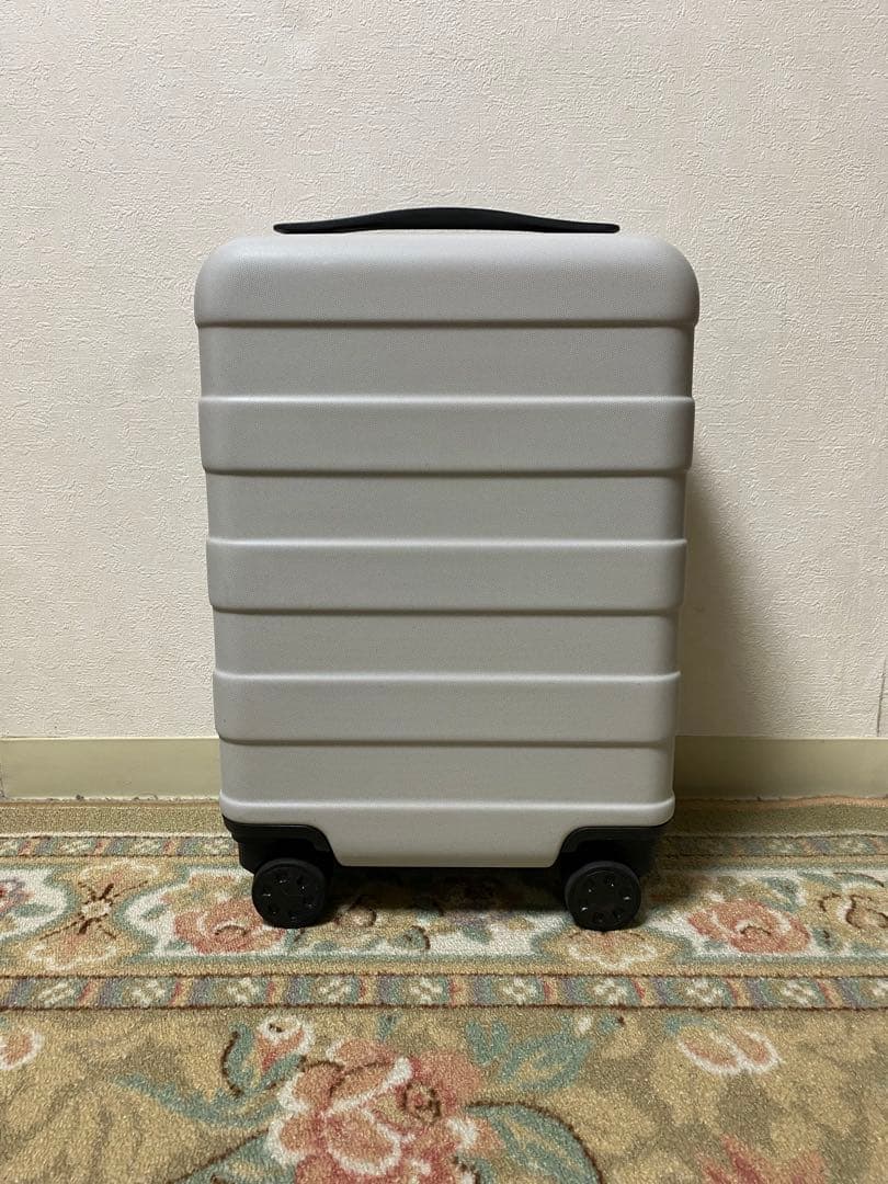 MUJI無印良品　バーを自由に調節できる　ハードキャリーケース（２０Ｌ）