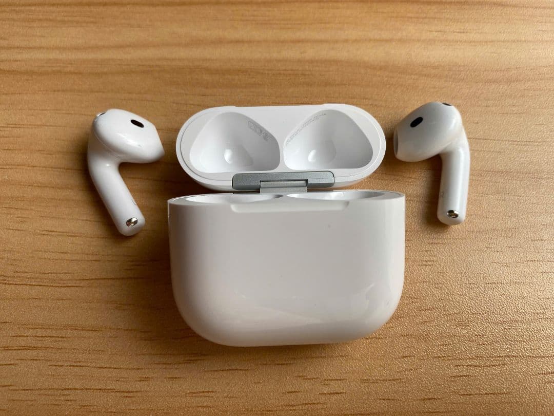 Apple AirPods 4（通常版・ANC非対応）