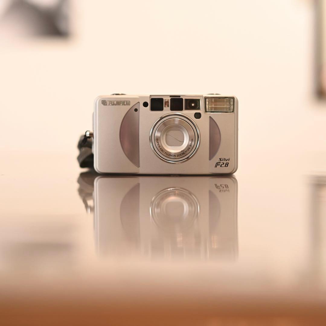 富士フイルム　Silvi F2.8 コンパクトフィルムカメラ