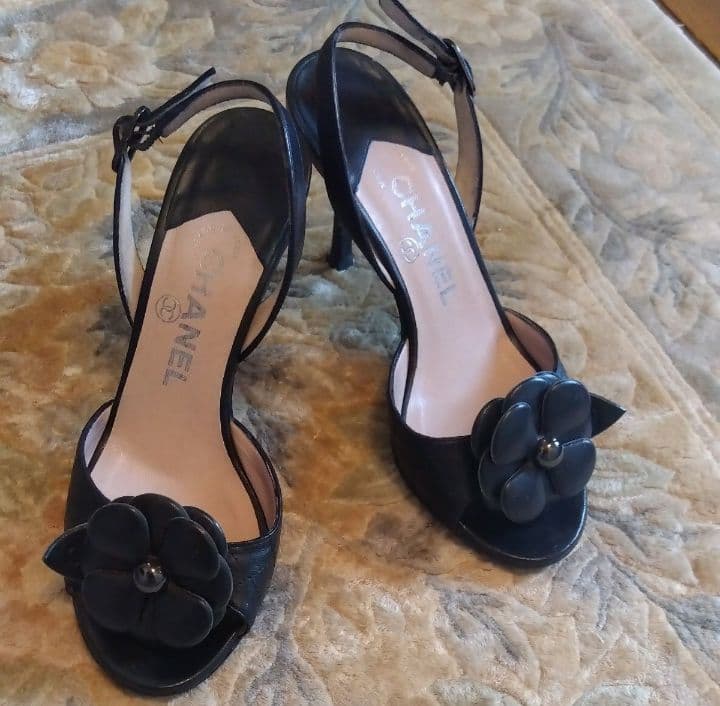 セール価格！！ CHANEL ブラック フラワーサンダル