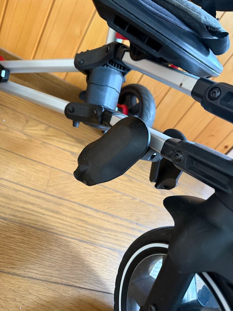 t*n様 美品 Ｑplay 三輪車 手押し 折りたたみ式