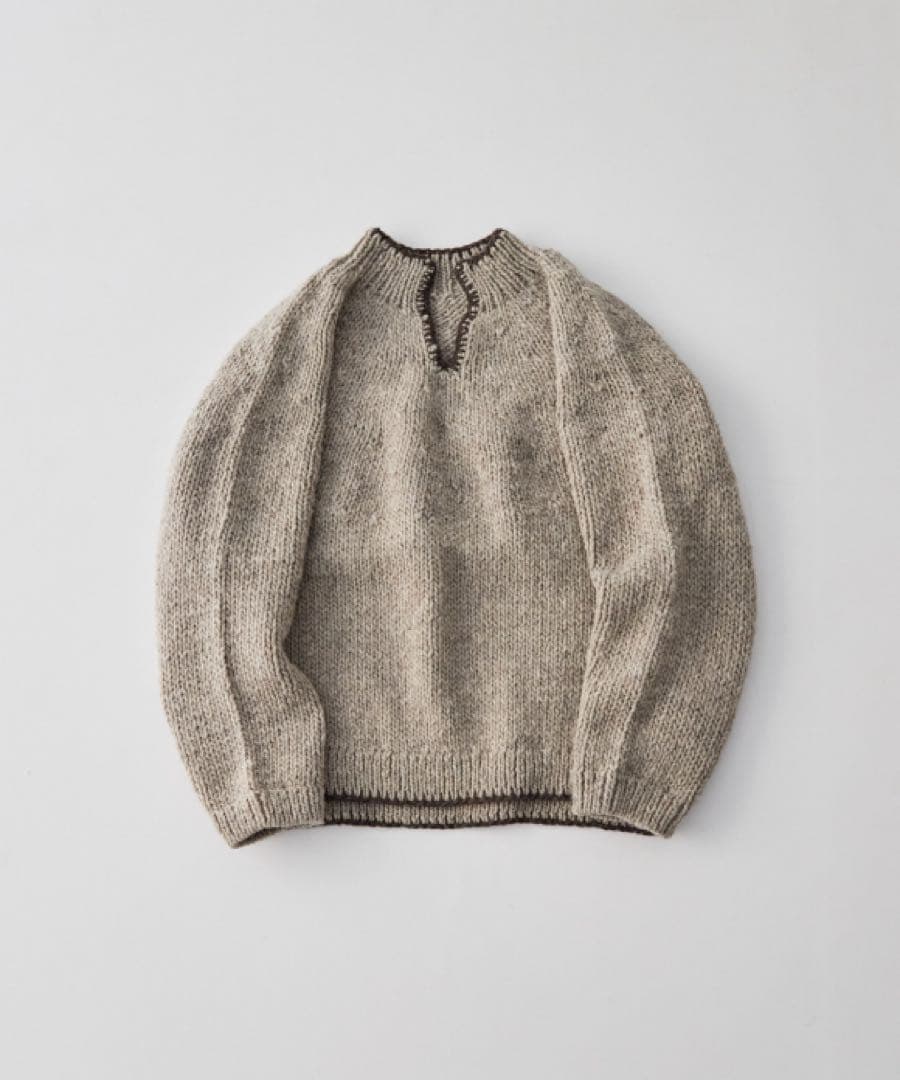 ネストローブコンフェクト　キーネックプルオーバー