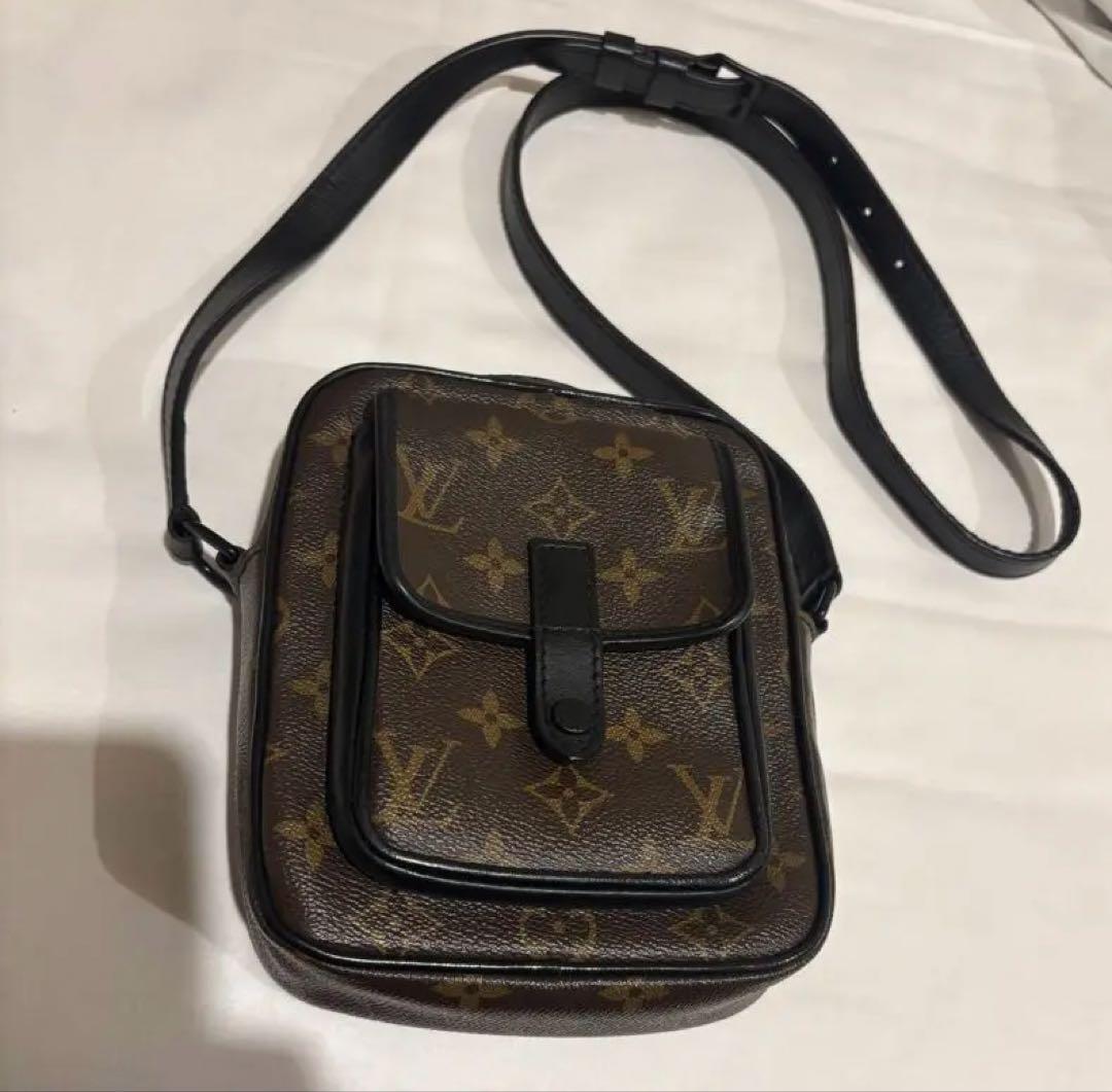 【美品】ルイヴィトン クリストファーウェアラブルウォレット モノグラムマカサー