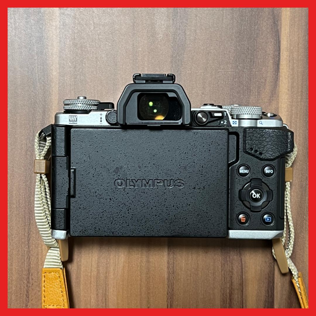 OLYMPUS オリンパス OM-D E-M5 Mark II ミラーレス 一眼