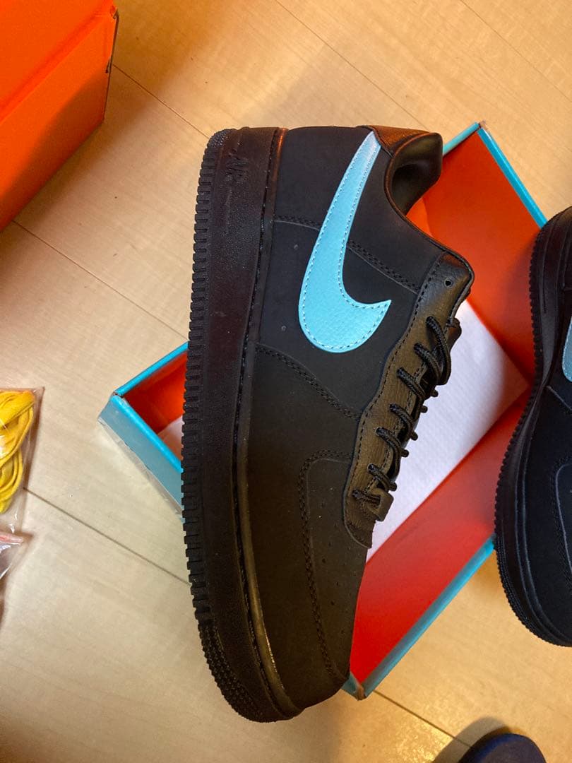 売切 Nike Air Force 1 adidas Supreme FCRB