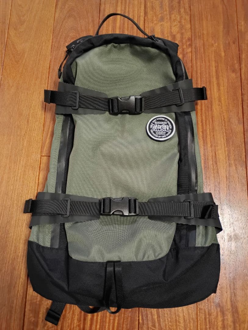 美品 RAIN or SHINE レインオアシャイン　バックパック13L