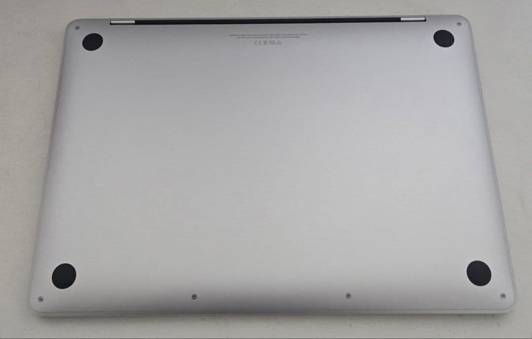 M1 / 16GB / 2TB / 13.3インチ / A2338