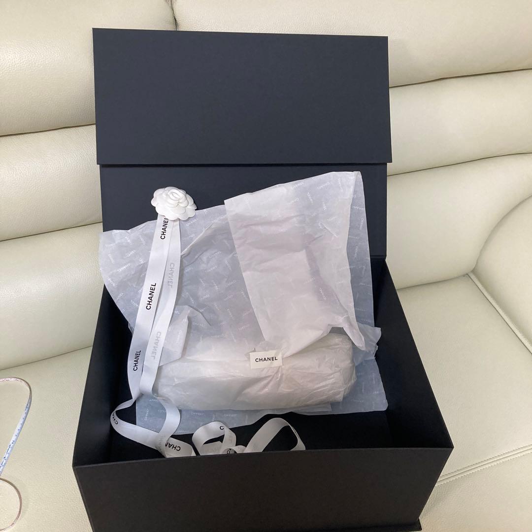 CHANEL ショッパー包装紙& 大きいサイズマグネット式箱、靴入れ空箱&リボン