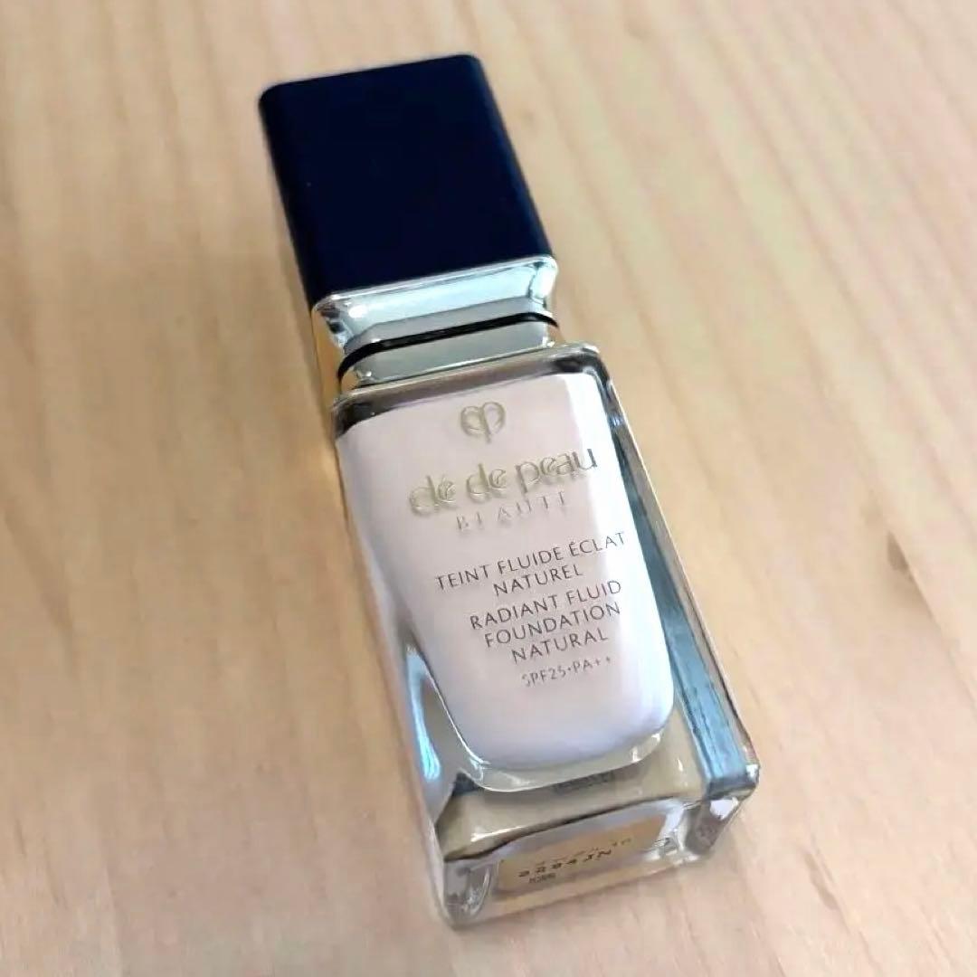 クレ・ド・ポー ボーテ タンフリュイドエクラ オークル10