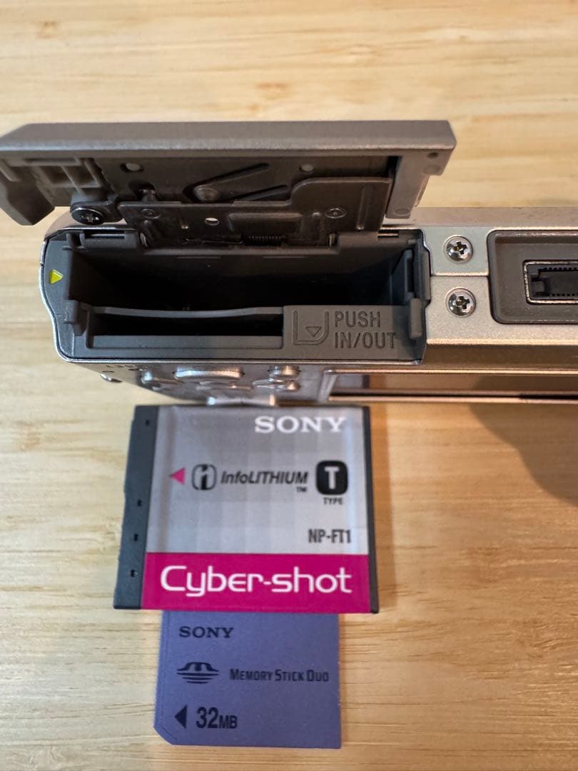 【現状品・付属品なし】SONY Cyber-shot DSC-T1