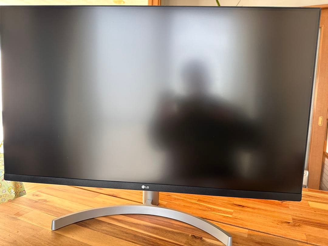 【良品】LG 32UN500-W 31.5インチ 4K HDRディスプレイ