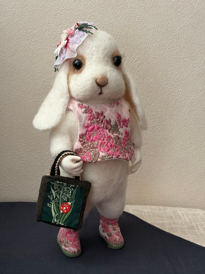 創作人形　おめかしウサギ(高さ27cm)