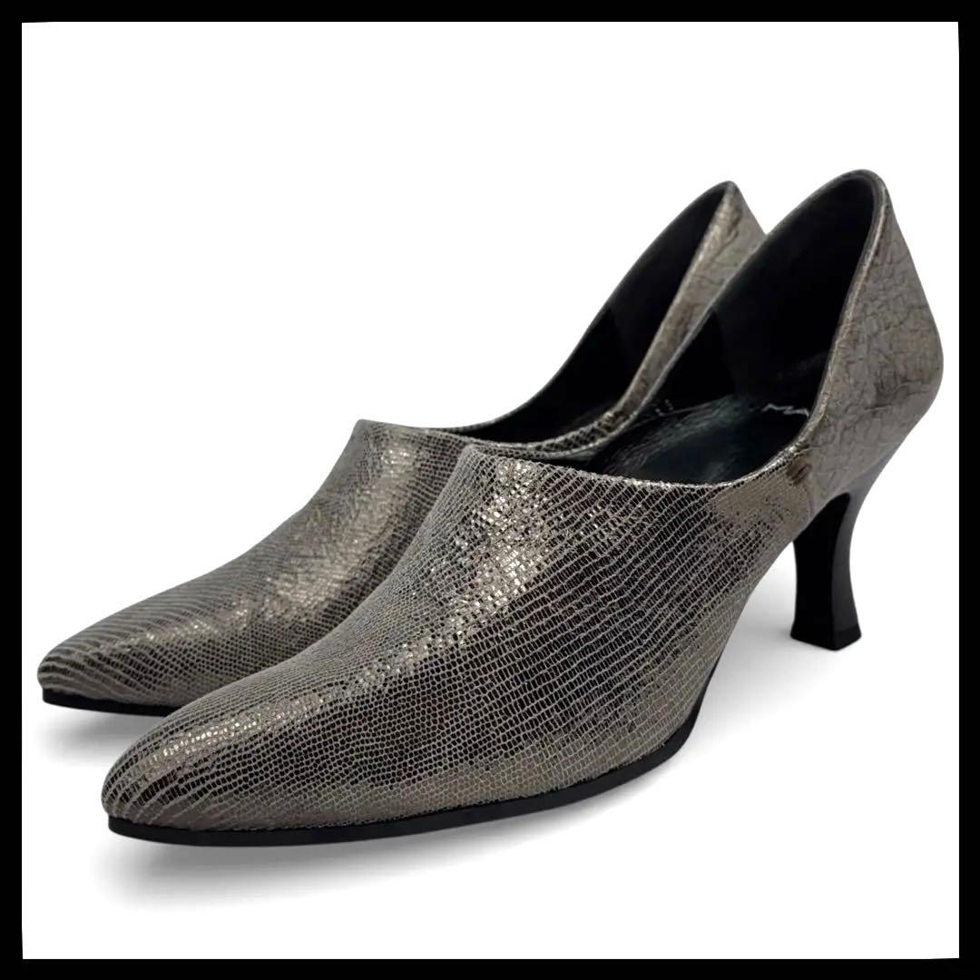 ✨極美品✨MANA マナ　23cm 36 深履き口　パンプス　シルバー