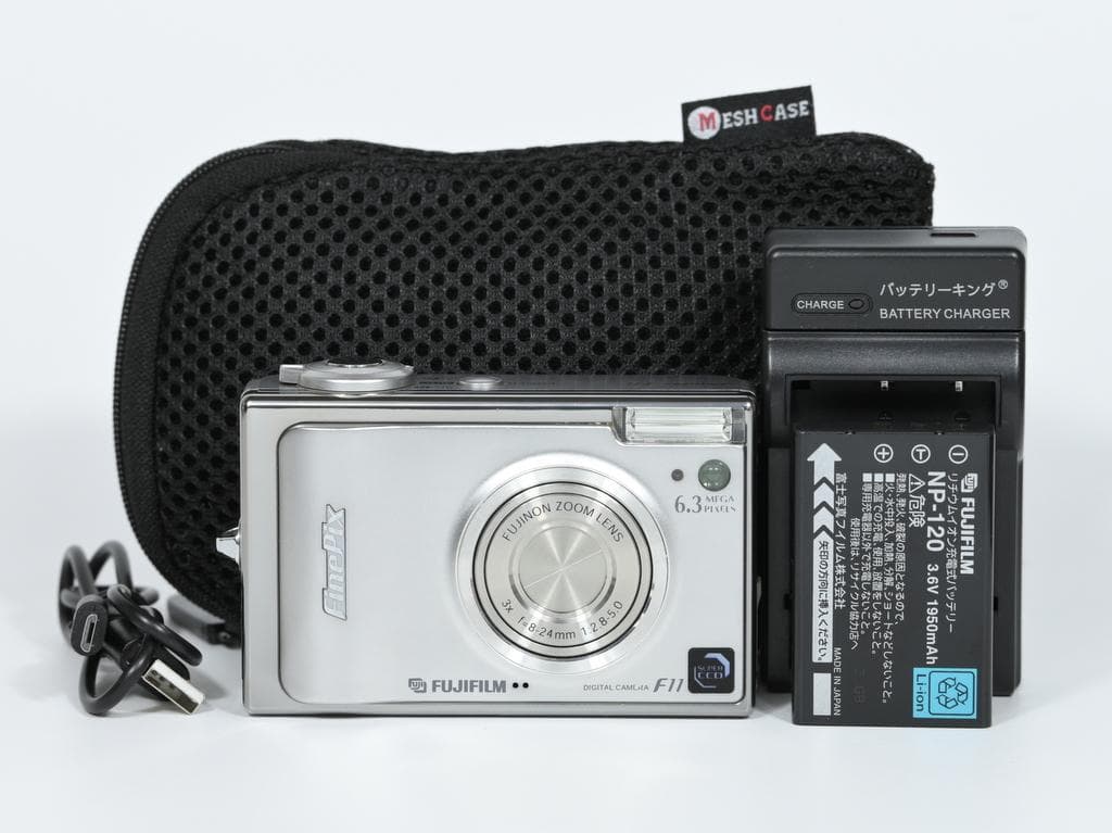 【美品】 フジフイルム　FUJIFILM FinePix F11