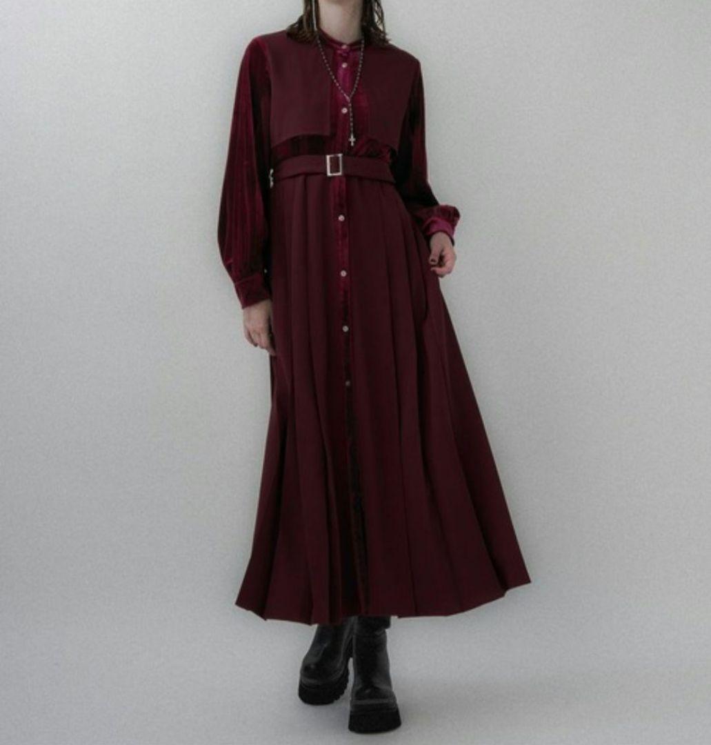 HARE マルチマテリアルプリーツワンピース バーガンディー