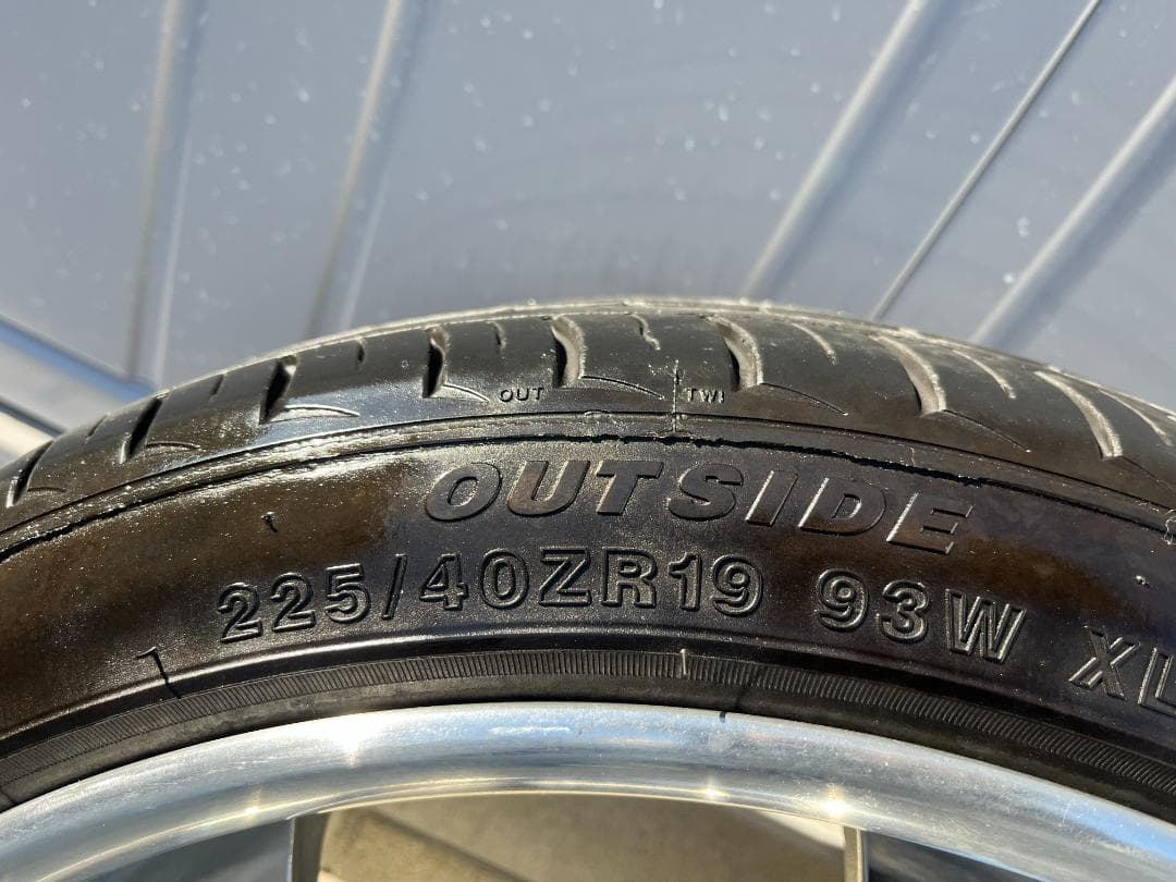 ファブレス　１９インチ　６穴　ハイエース　キャラバン