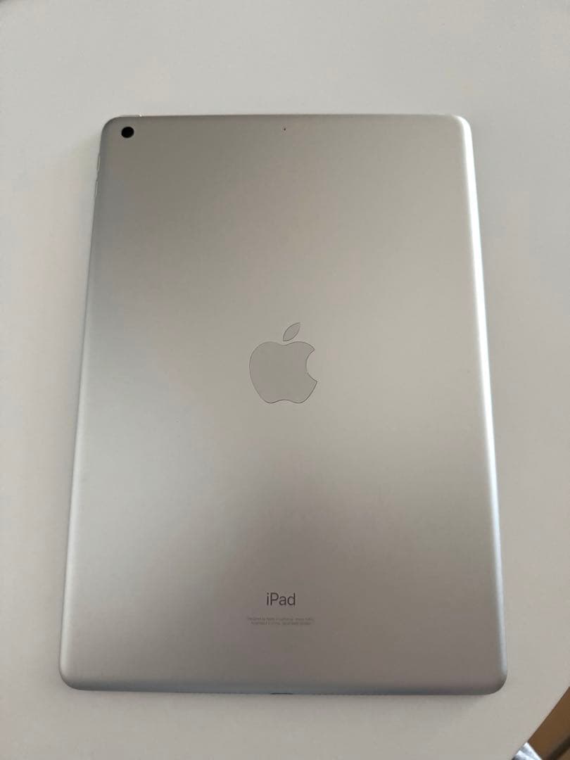 Apple iPad 第9世代　64G シルバー 本体