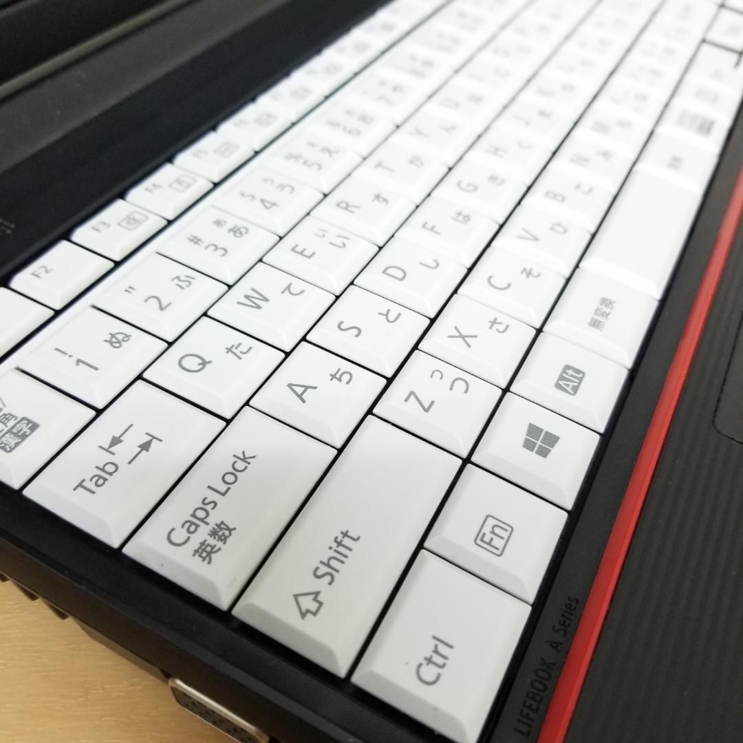 期間限定 新品SSD Win11 即使用可ノートPC 富士通 (B1656)