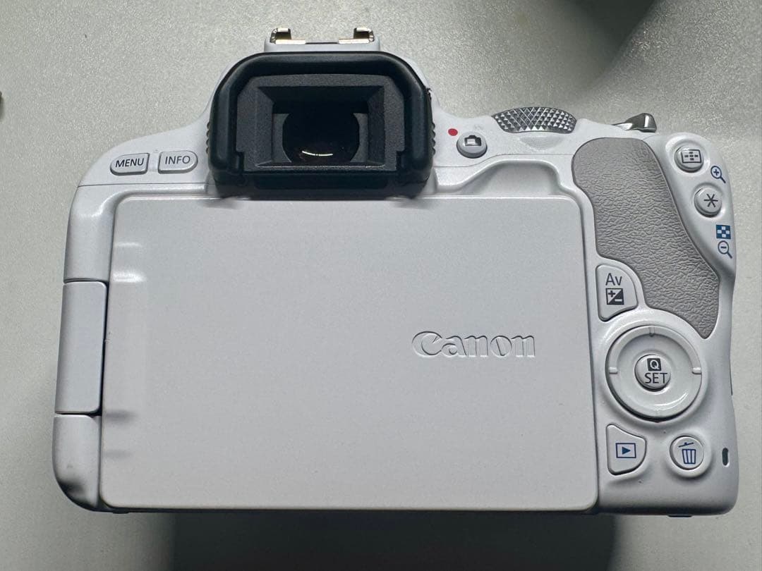 Canon EOS KISS X9 レンズキット