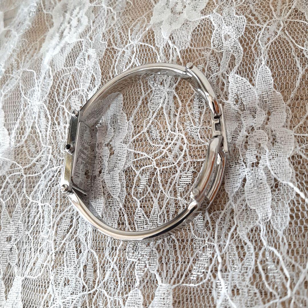 ✨新品電池☆稼働美品✨GUCCI 1500L バングルウォッチ MD156