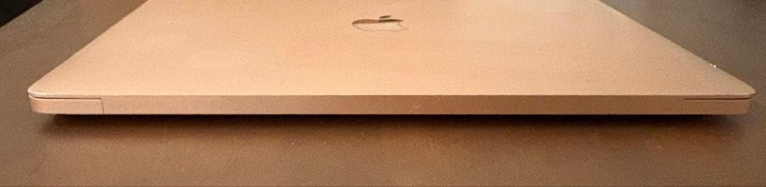 MacBook Air M1チップ搭載　13インチ