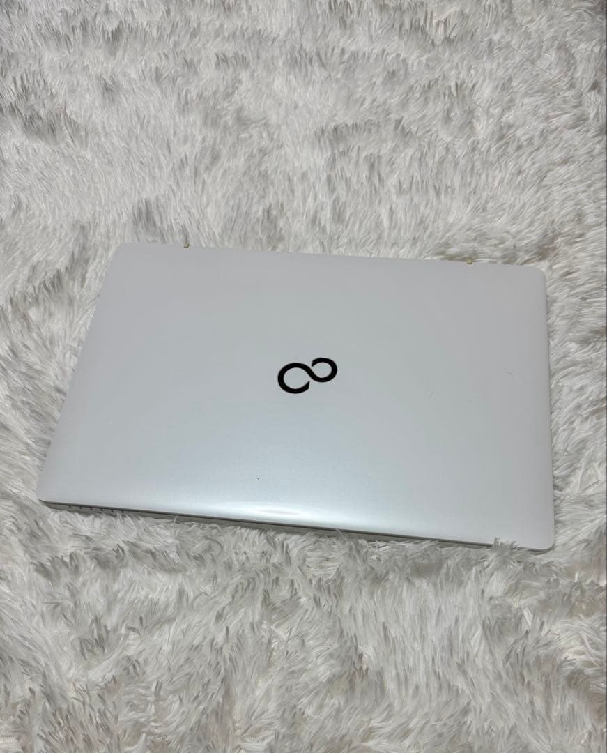 爆速i7/SSD500GB/メモリ8GB 富士通 LIFEBOOK ホワイト