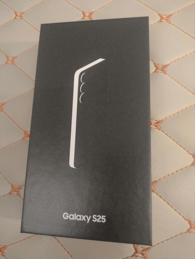 ほぼ新品 Samsung Galaxy S25 本体 SIMフリー