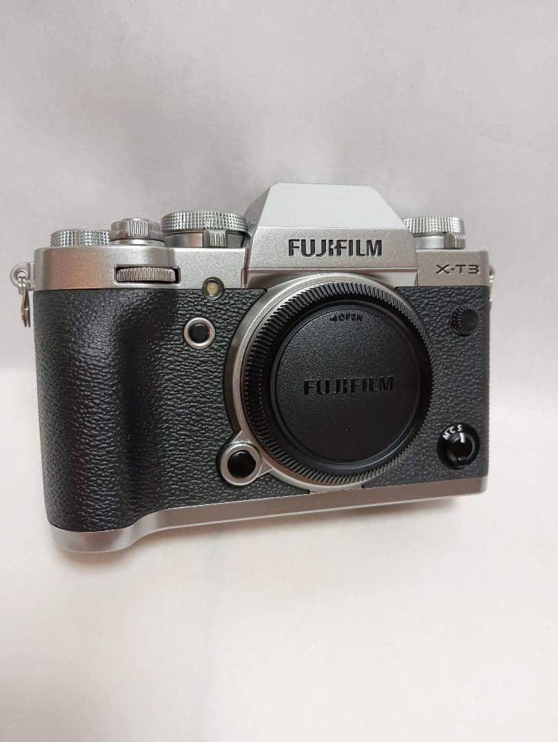 美 品 FUJIFILM X-T3 シルバー 本体 バッテリー2個付き