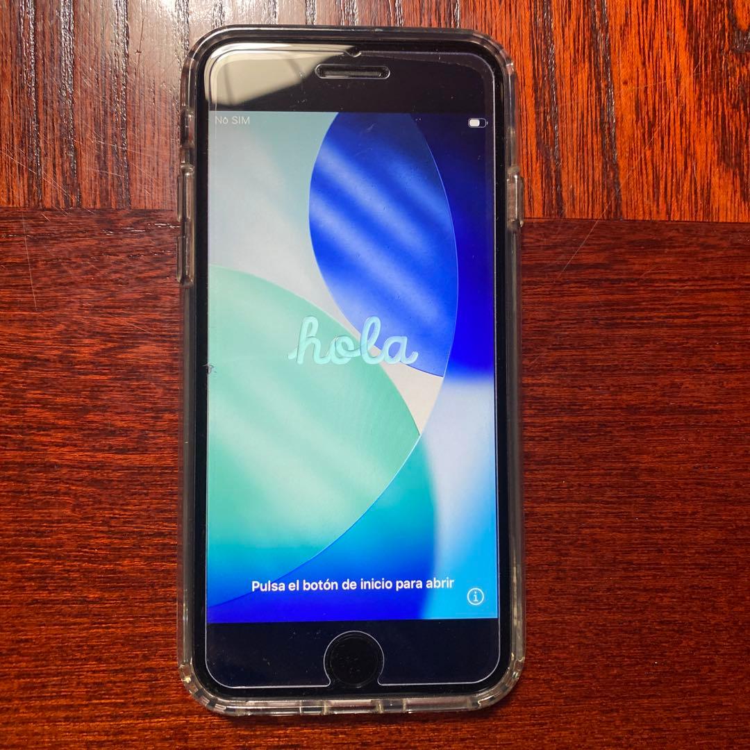 Apple iPhoneSE ブラック 本体