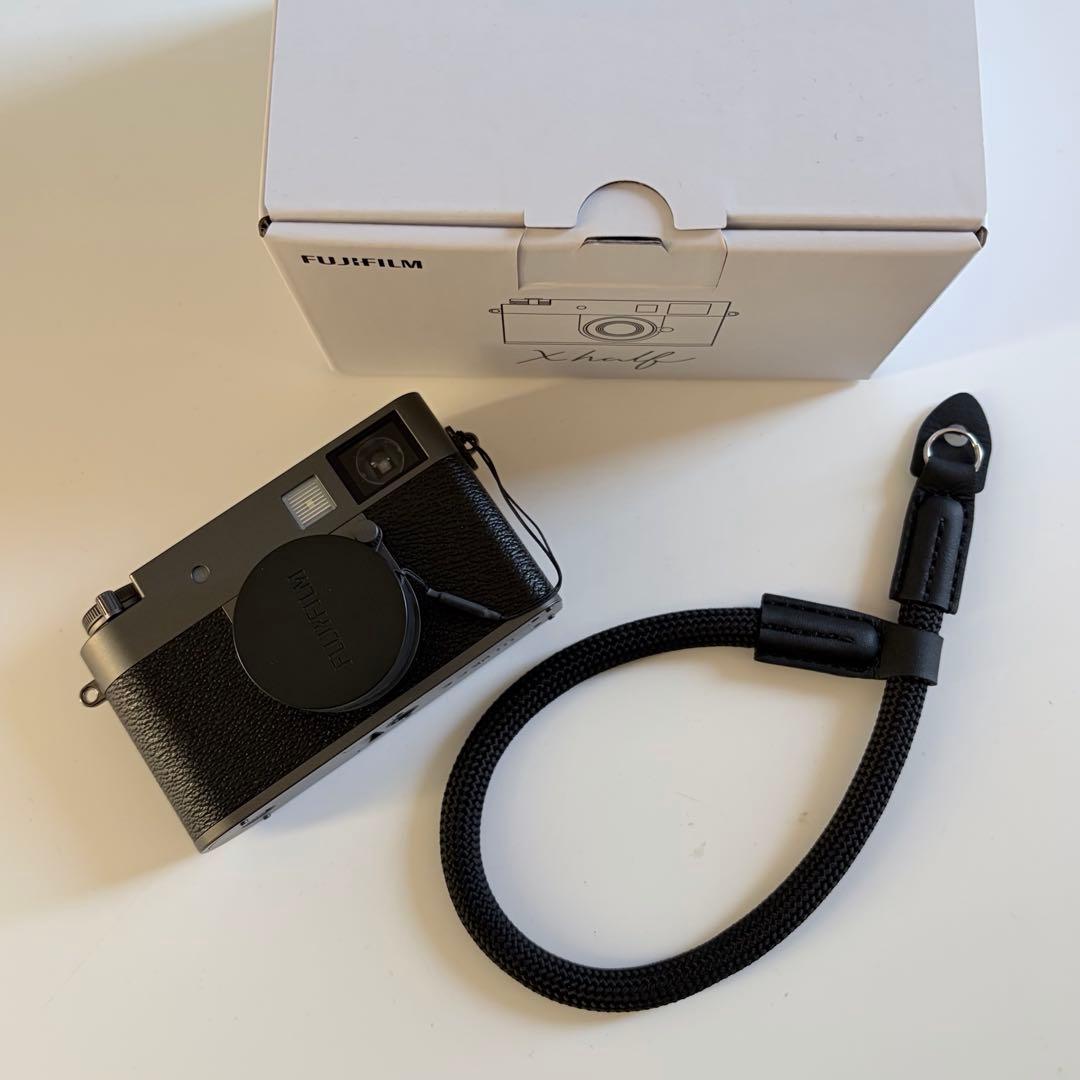 11/24中値下げ★【富士フイルム】Xhalf チャコールシルバー＋ストラップ