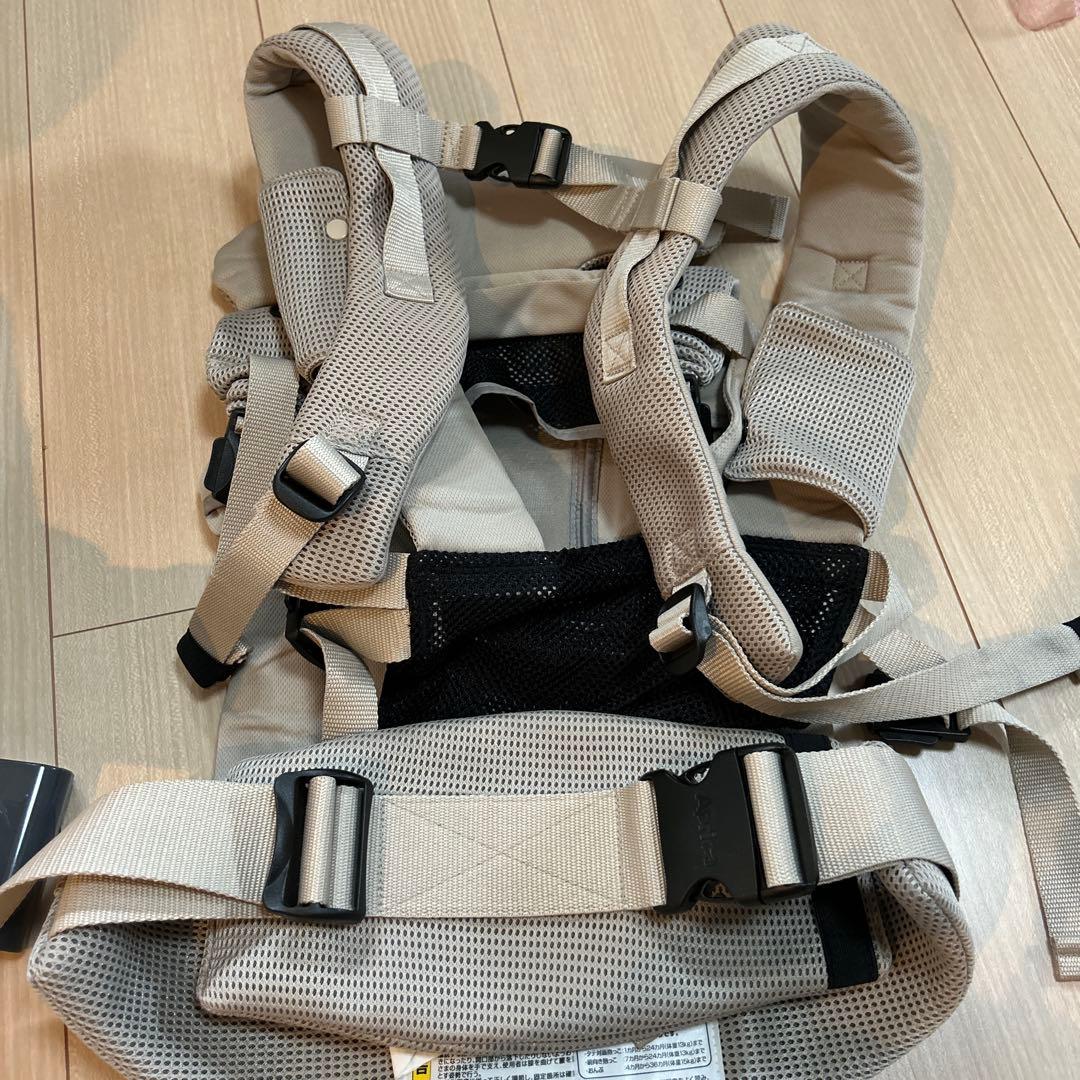 アップリカ　ラクリス　ベージュ 抱っこ紐 メッシュ