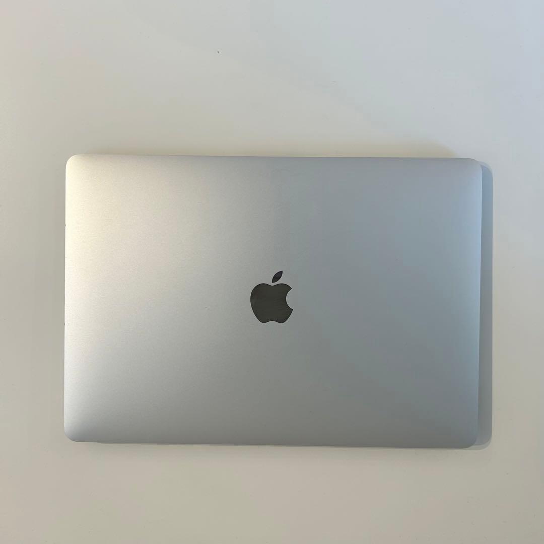 Apple M1 MacBook Air、目立った傷なし、バッテリー・箱付き