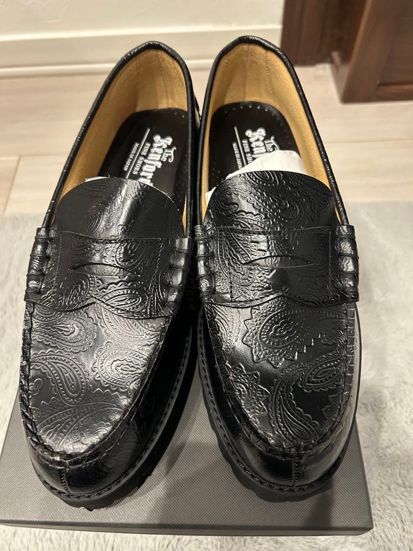靴 KENFORD TANK SOLE LOAFERS BLACK PAISLEY