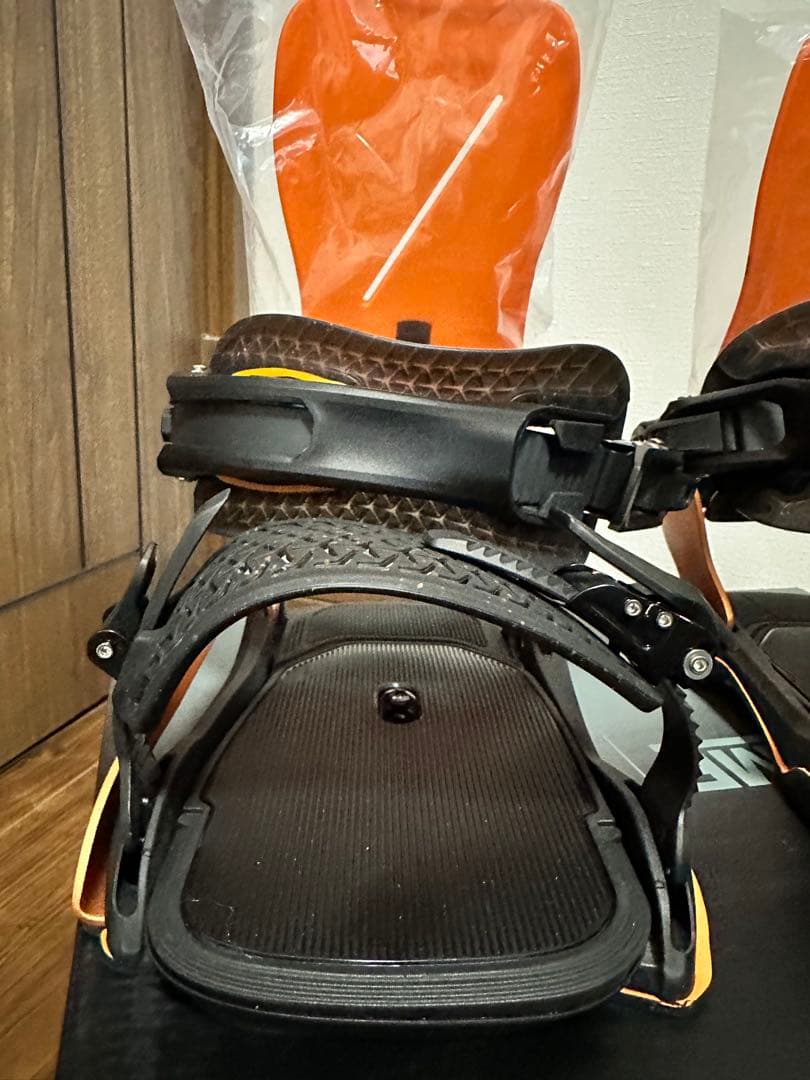 新品 ROME KATANA AW FASE25〜26 M/L サイズ　オレンジ