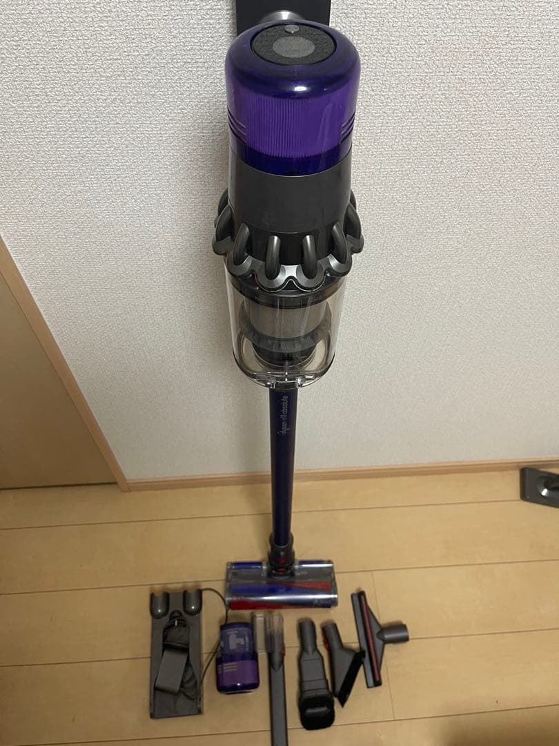 【美品)Dyson コードレスクリーナー V11 sv14エコーモード64分