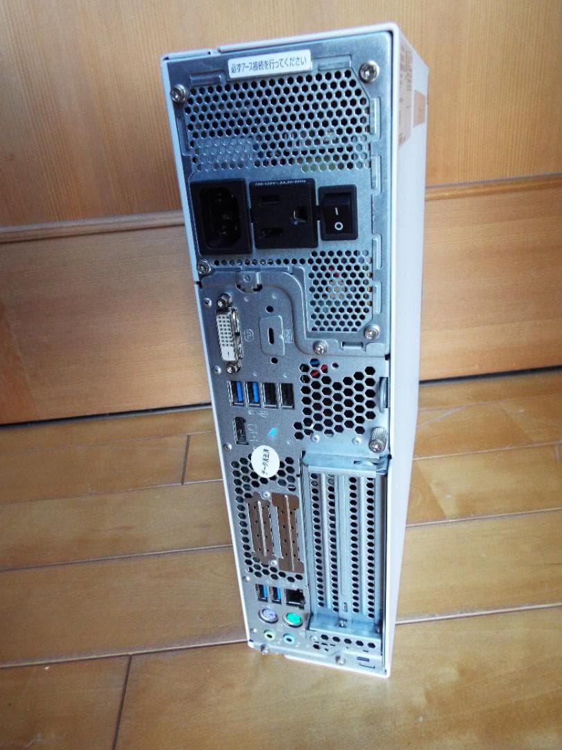 Windowsデスクトップ ESPRIMO D588/V i3-8100 16G SSD256GB+HDD