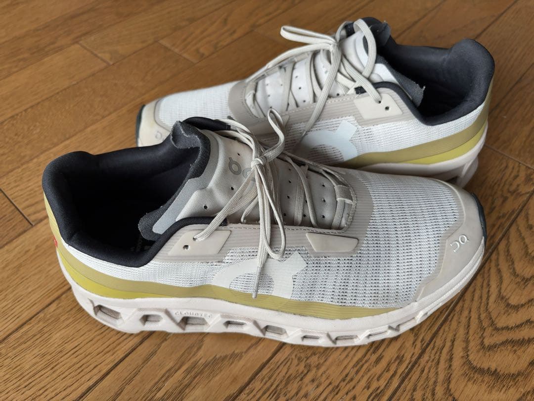 ON クラウドモンスター　VOID 28.5 美中古