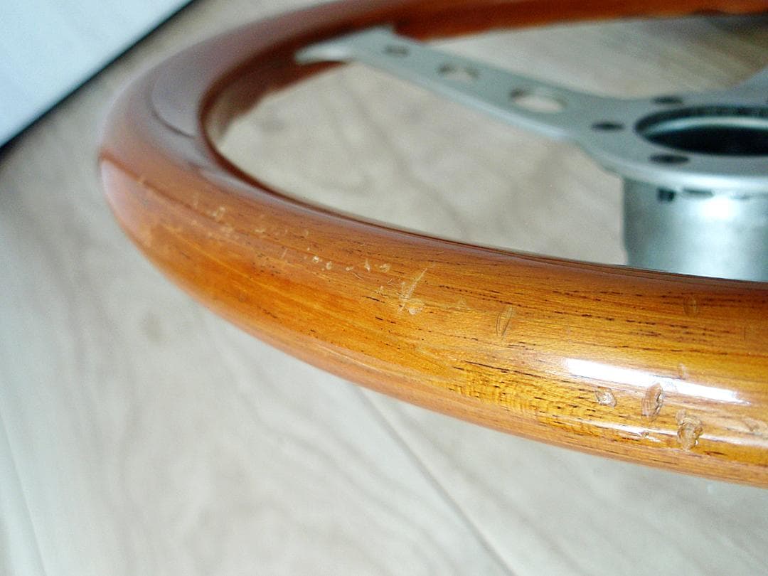 MOMO INDY ホーン・ボス付きウッドステアリング 木製ハンドル インディ