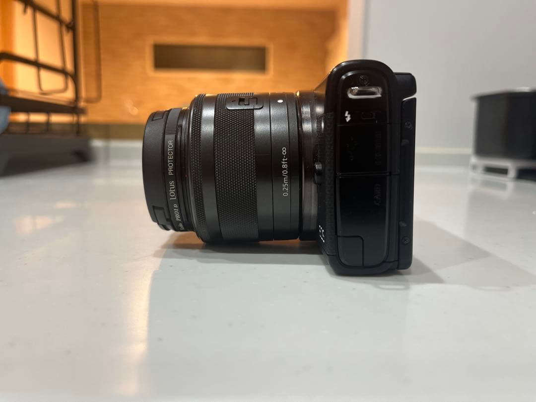 デジタルカメラ Canon EOSM100