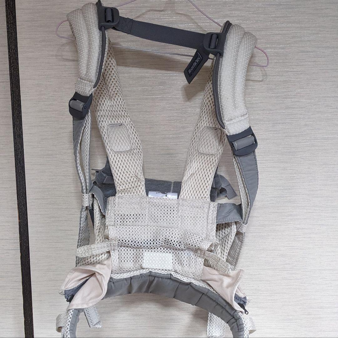 抱っこ紐　ベビービョルン　ベビーキャリア　ハーモニー　クリーム