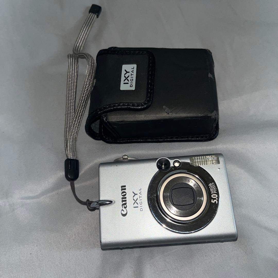 Canon IXY DIGITAL 5.0メガピクセル カメラ ケース付き