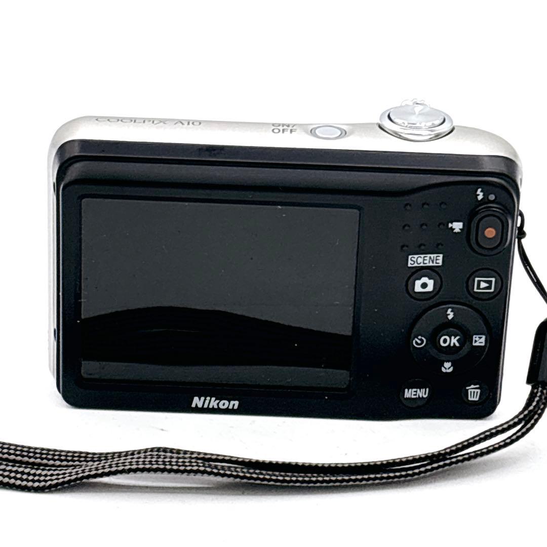 Nikon COOLPIX A10 シルバー 動作確認済 ストラップ付 単三式