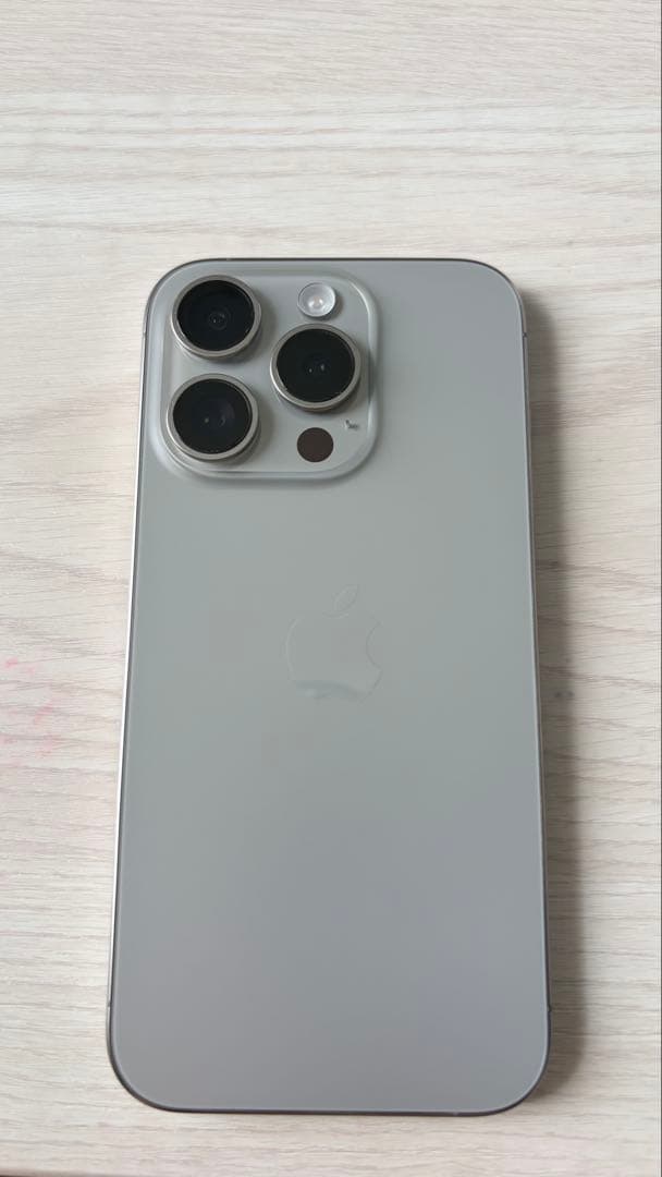Apple iPhone 15 Pro 256GB シルバー