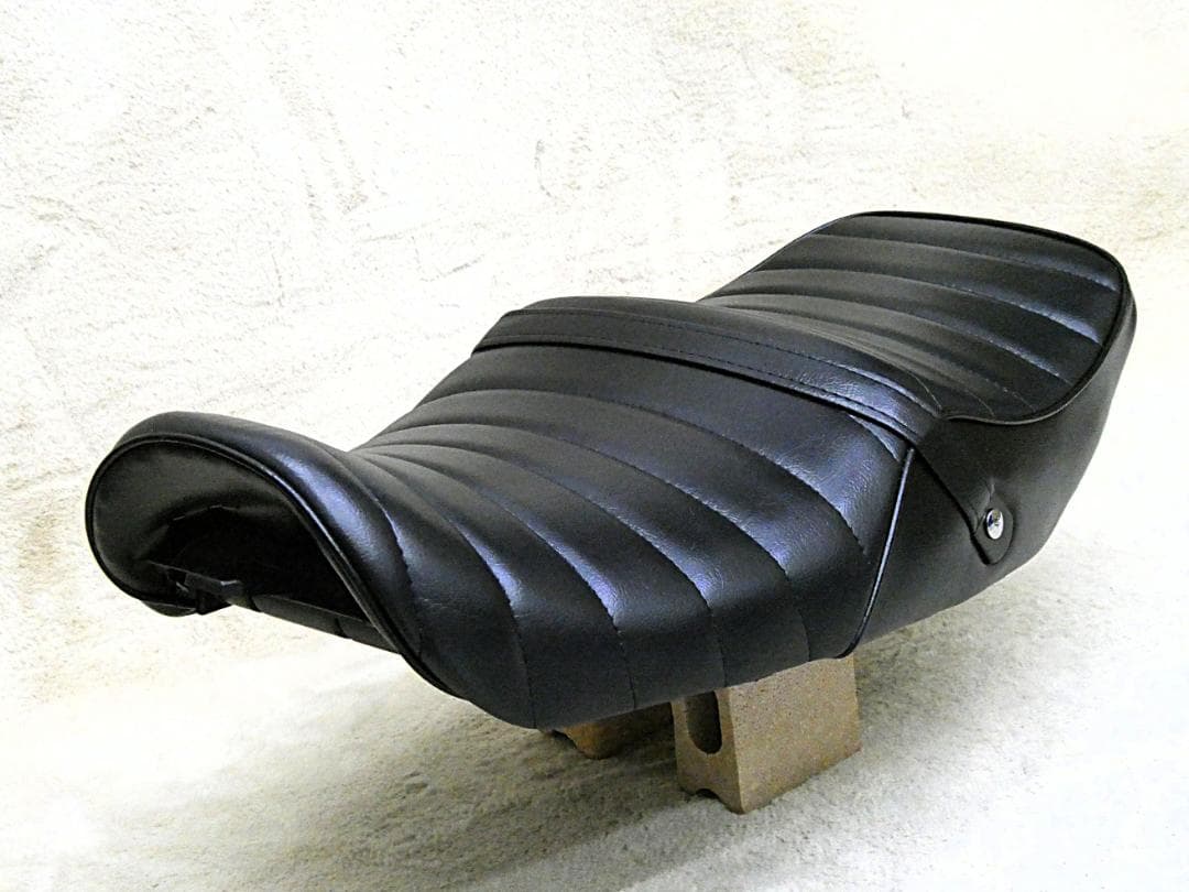 ZRX400　黒皮　タックロールシート/あんこ抜きローダウン