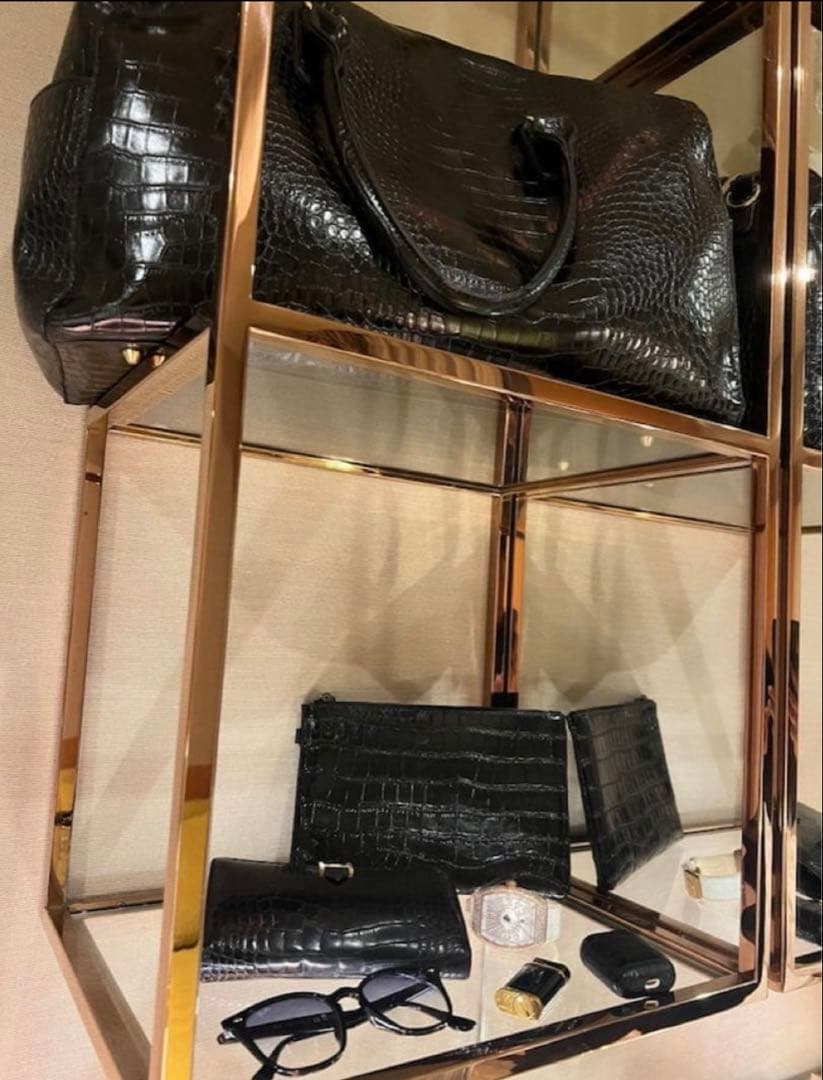 レディースにもメンズにも♪ クロコボストンバック