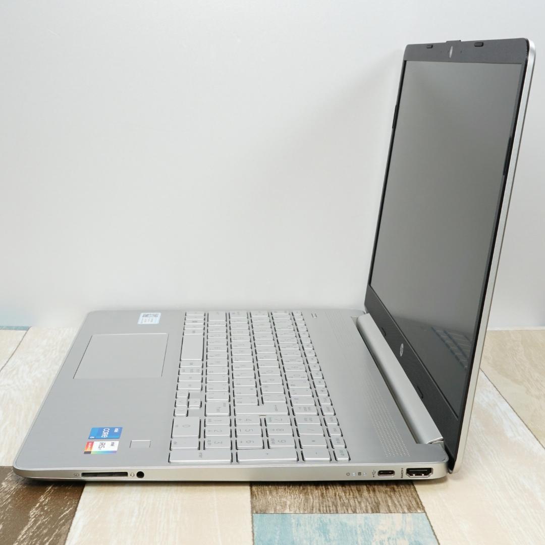 未使用に近い２０２３年製の軽量１５インチ✨超高速ＳＳＤ＆大容量メモリ✨ＩＰＳ液晶