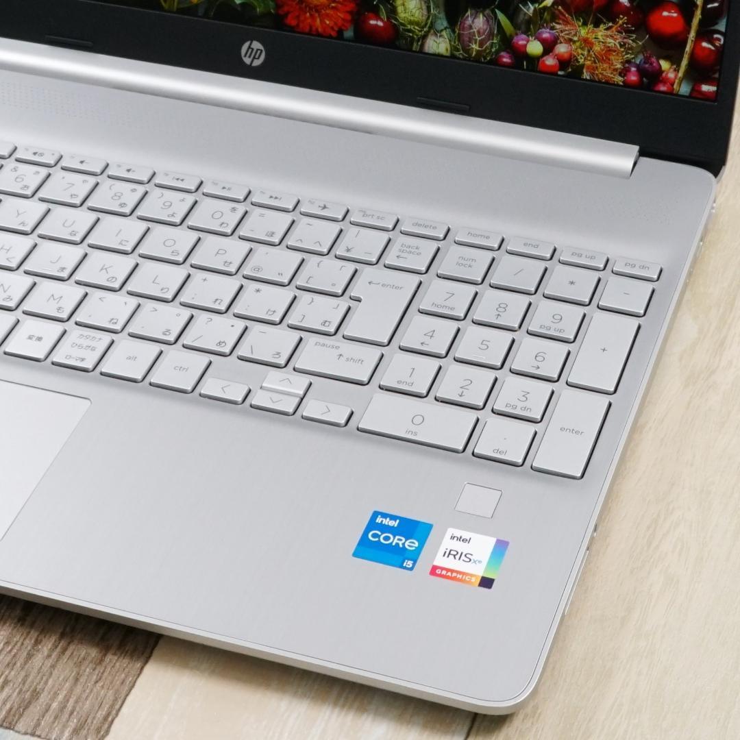 未使用に近い２０２３年製の軽量１５インチ✨超高速ＳＳＤ＆大容量メモリ✨ＩＰＳ液晶